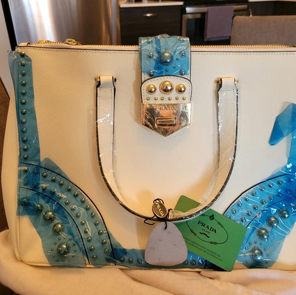 PRADA Purse - Picture 2 of 7